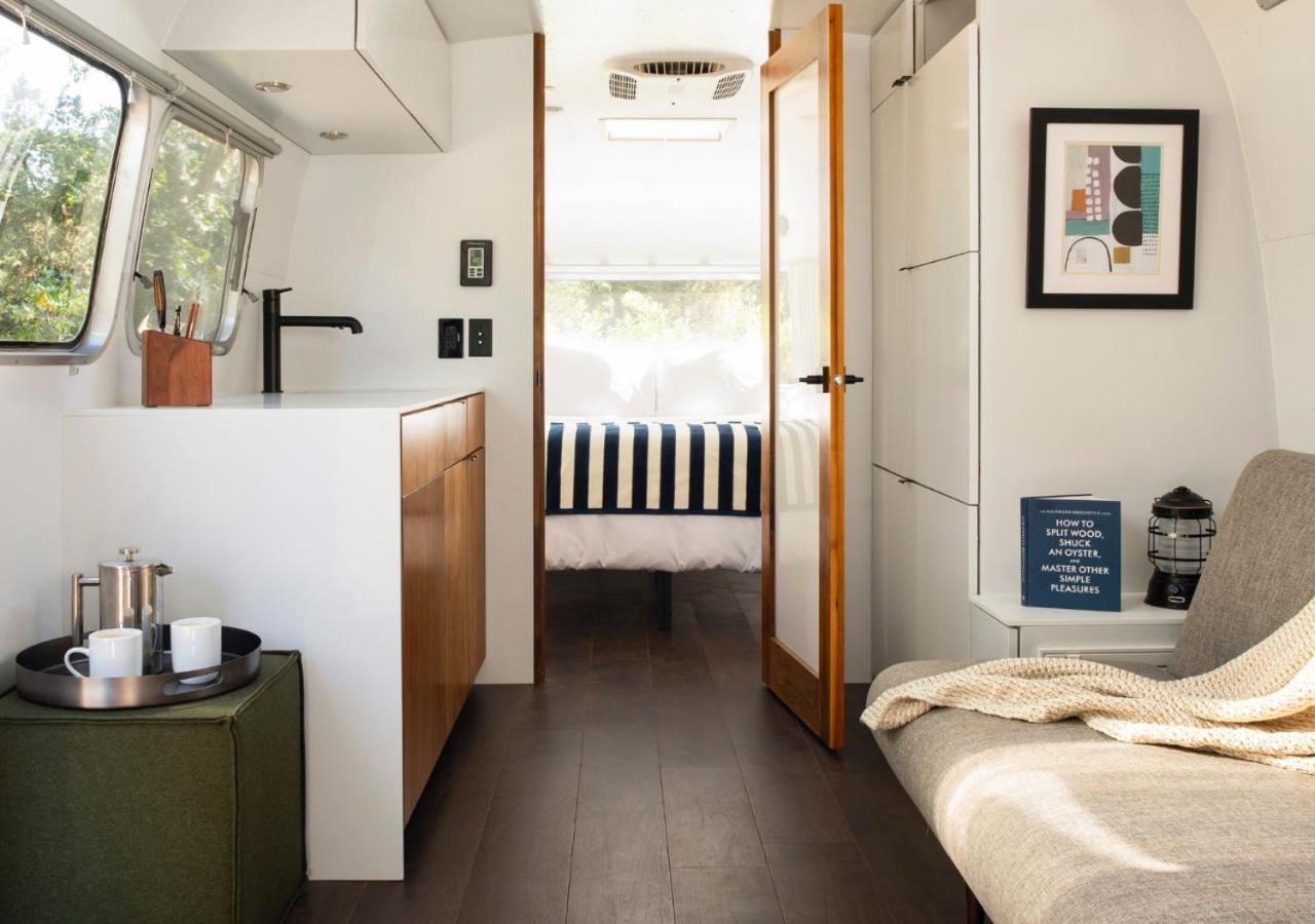 Отель Autocamp Cape Cod Фолмут Экстерьер фото