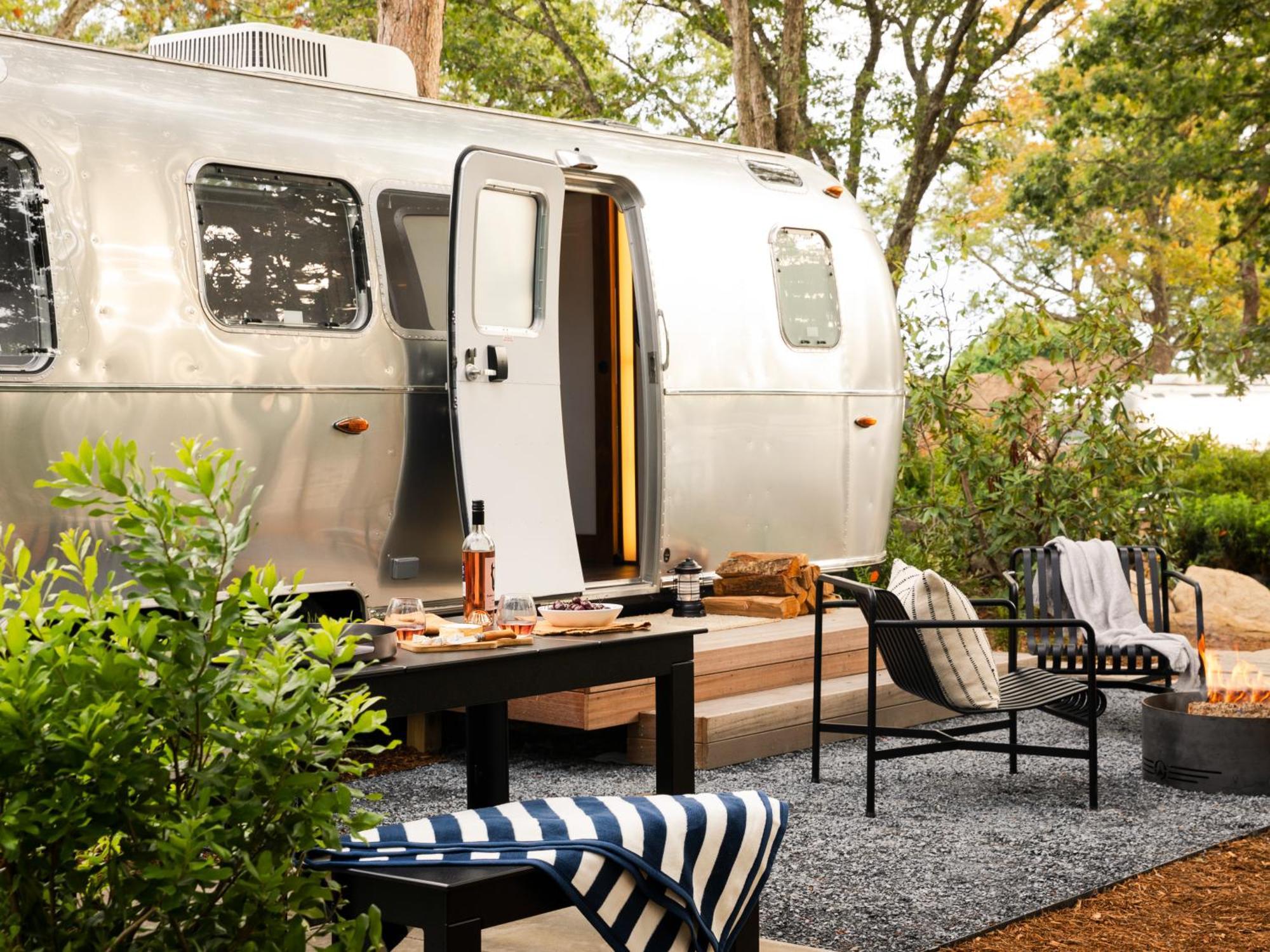 Отель Autocamp Cape Cod Фолмут Экстерьер фото